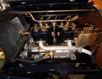 发动机舱 1907 Stoddard-Dayton Model K Runabout