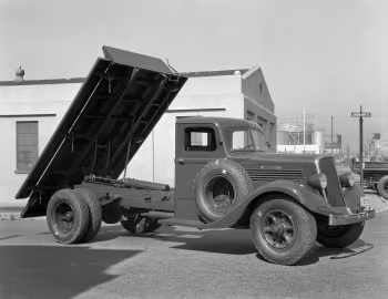 1935 Studebaker 1W-8 Dump Truck '03–11.1935