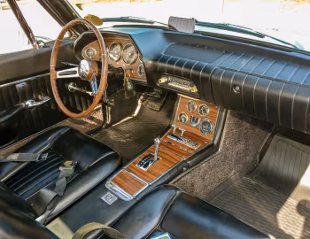 Интерьер 1963 Studebaker Avanti R2