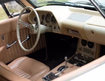 Интерьер 1963 Studebaker Avanti R2
