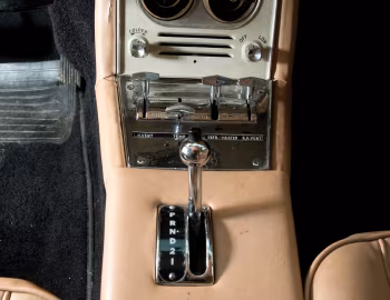 Интерьер 1963 Studebaker Avanti R2