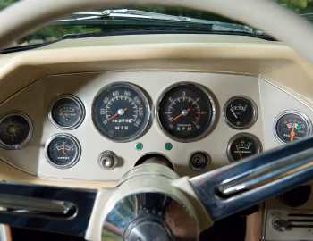 Комбинация приборов 1963 Studebaker Avanti R2