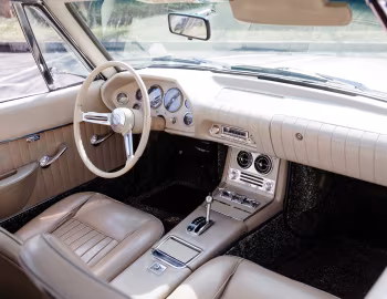 Интерьер 1963 Studebaker Avanti R2