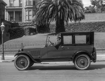 1921 Studebaker Big Six Town Car (6EG)