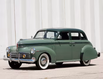 1941 Studebaker Champion DeLux-Tone Cruising Sedan (3-G)