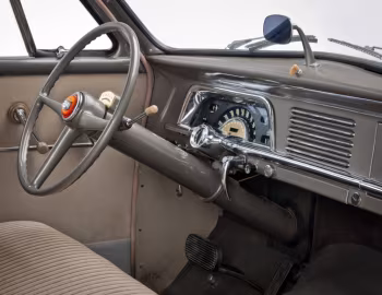 Передня панель 1951 Studebaker Champion DeLuxe Starlight Coupe (10G C3)