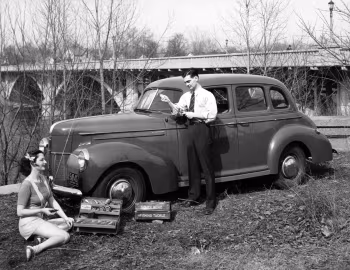 1940 Studebaker Champion Cruising Sedan (2-G)