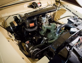 Sous la capuche 1952 Studebaker Commander State Convertible (3H S2)