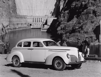 1940 Studebaker President Delux-Tone Cruising Sedan (6-C)