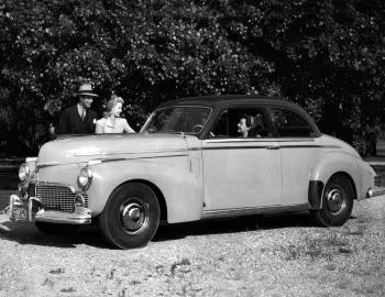 1942 Studebaker President Skyway Sedan Coupe (8-C)