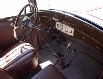 Передня панель 1928½ Studebaker President State Victoria Coupe (FB)