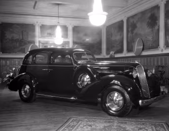 1936 Studebaker President Cruising Sedan (Series 2C)