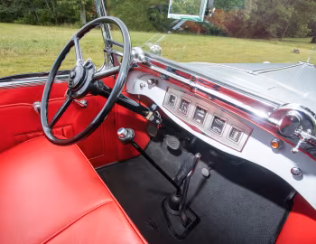 Передня панель 1931 Studebaker President Eight State Roadster (Model 80)