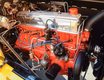 Под капотом Stutz Bearcat Recreation by Barris Kustom '1968