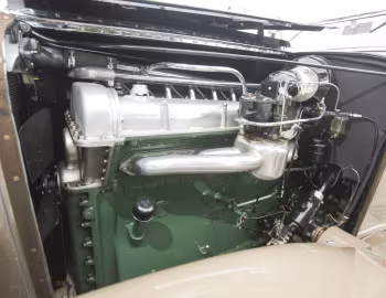 Под капотом 1933 Stutz DV32 Roadster by LeBaron