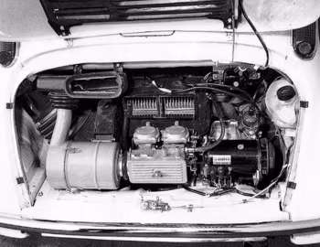 Sob o capô Subaru 360 Young SS '11.1968–05.1970
