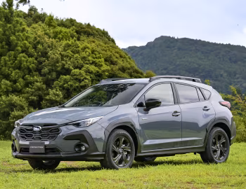 Subaru Crosstrek e-Boxer Touring [Japan] '2023–pr.