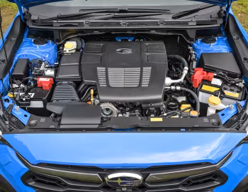 Sob o capô Subaru Crosstrek e-Boxer Limited [Japan] '2023–pr.