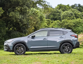 Subaru Crosstrek e-Boxer Touring [Japan] '2023–pr.