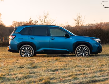 Subaru Forester e-Boxer [UK-spec] '2025–pr.
