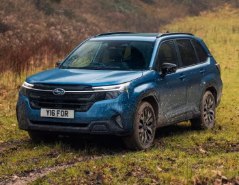 Subaru Forester e-Boxer [UK-spec] '2025–pr.