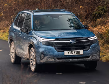 Subaru Forester e-Boxer [UK-spec] '2025–pr.