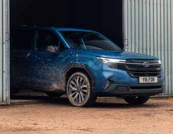 Subaru Forester e-Boxer [UK-spec] '2025–pr.
