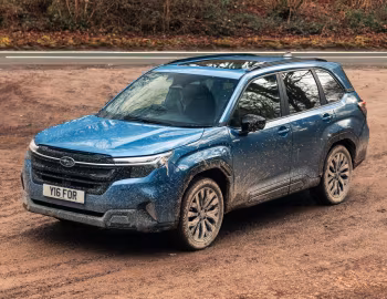 Subaru Forester e-Boxer [UK-spec] '2025–pr.