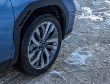 Subaru Forester e-Boxer [UK-spec] '2025–pr.