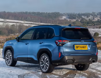 Subaru Forester e-Boxer [UK-spec] '2025–pr.