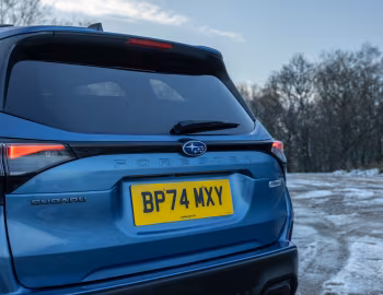 Subaru Forester e-Boxer [UK-spec] '2025–pr.