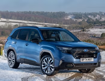 Subaru Forester e-Boxer [UK-spec] '2025–pr.