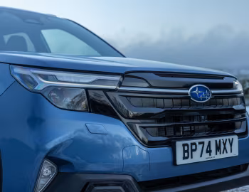 Subaru Forester e-Boxer [UK-spec] '2025–pr.