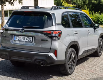 Subaru Forester e-Boxer "Edition Exclusive Cross" [Germany] '2026