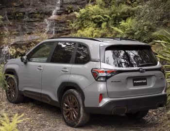 Subaru Forester e-Boxer Sport [Australia] '2025–pr.