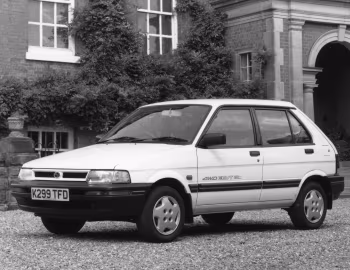 Subaru Justy 5-door [UK-spec] (KA) '1989–95