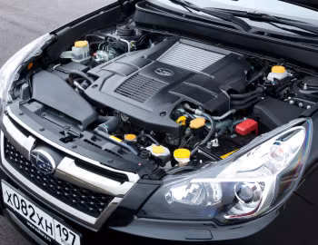 Sob o capô Subaru Legacy (BM) '2012–14
