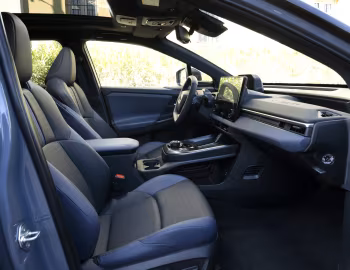 Interior Subaru Solterra [EU-spec] '2025–pr.