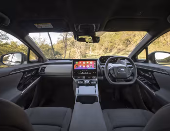 Painel frontal Subaru Solterra [Australia] '2024–25