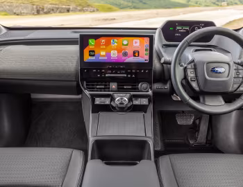 Painel frontal Subaru Solterra [UK-spec] '2022–25