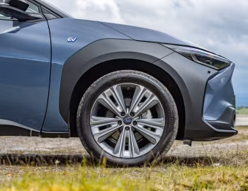 Subaru Solterra [UK-spec] '2022–25