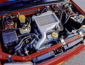 Sob o capô Subaru Vivio RX-R [Japan] (KK) '1992–98