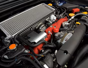 Sob o capô Subaru WRX STI [Worldwide] '2014–17