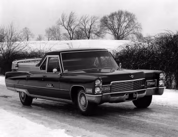 1968 Superior-Cadillac Coupes de Fleur Flower Car (68-698 69890-Z)