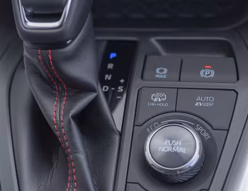 Интерьер Suzuki Across [UK-spec] '2020–26