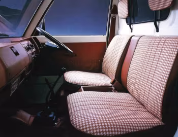 Інтер'єр Suzuki Carry Cargo Truck '1985–90