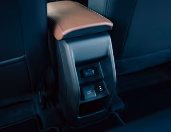 Інтер'єр Suzuki e Vitara [Japan] '2025–н.ч.