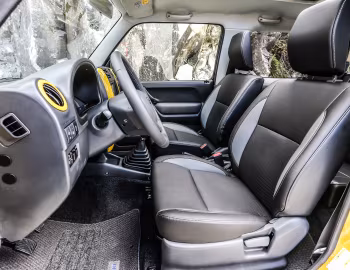 Interni Suzuki Jimny "Shinsei" [Italy] (JB43) '2016