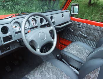 Інтер'єр Suzuki Samurai SWB 1.9D [EU-spec] '2001–04