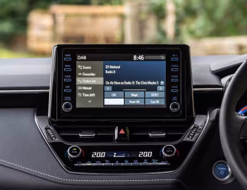 Interior Suzuki Swace SZ-T [UK-spec] '2020–23